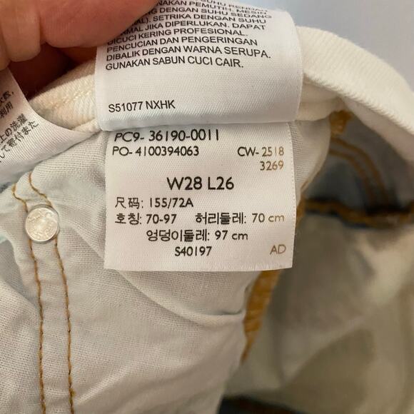 Levi's 501 Premium Taper Jeans Cotton Button Fly White Blue Women's size 28 x 26 - Picture 13 of 13